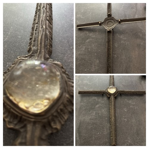 Brutalist wandkreuz bronze - brutalist,