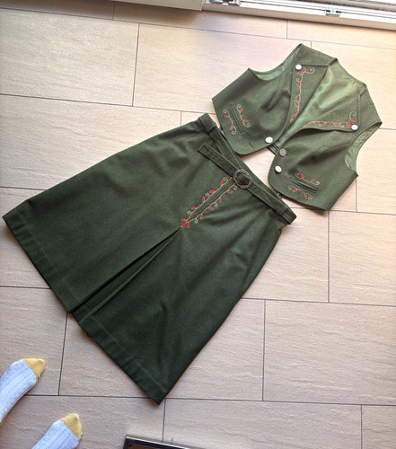 Vintage trachtenset rock - 🌿,